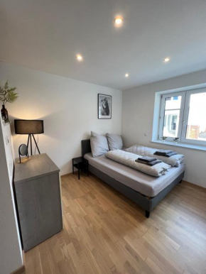 Gemütliches Studio-Apartment in Karlsruhe Neureut - Nähe Uni-KIT-Messe, Fußbodenheizung, Regendusche, Waschmaschine, Stellplatz